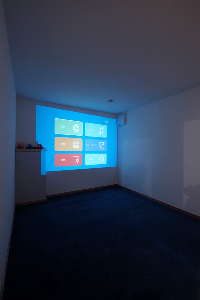 スキップフロアのある2階リビングの家