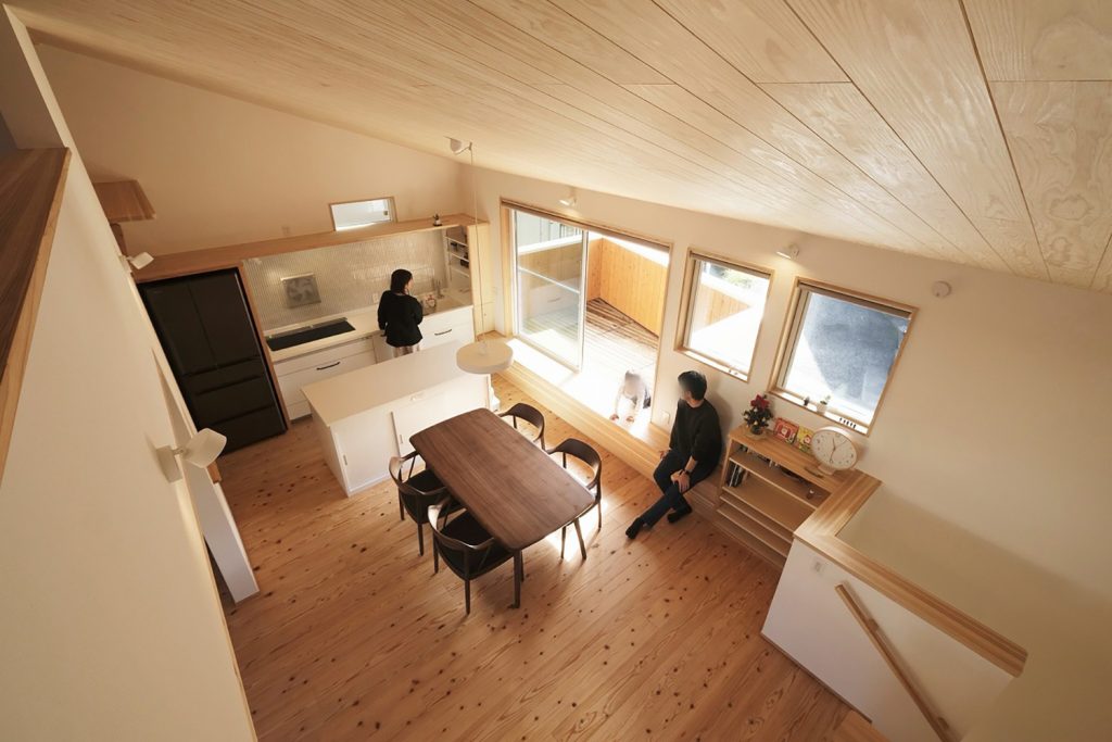 狭小地24坪の敷地に建つ2階リビングの田上の家