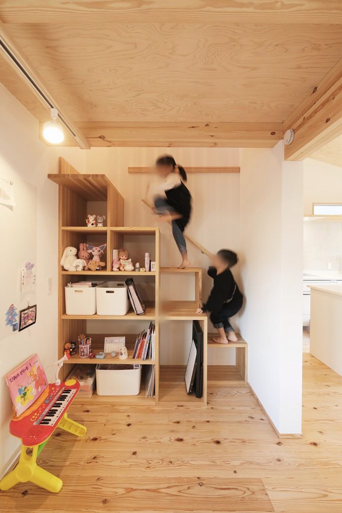 狭小地24坪の敷地に建つ 2階リビングの田上の家