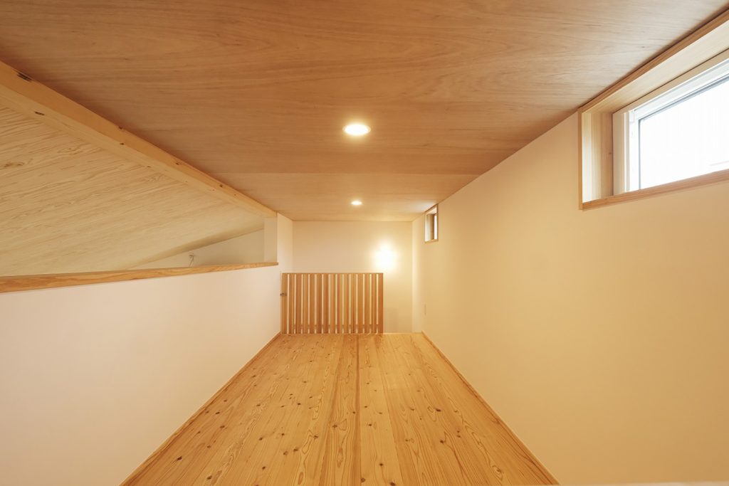 狭小地24坪の敷地に建つ 2階リビングの田上の家